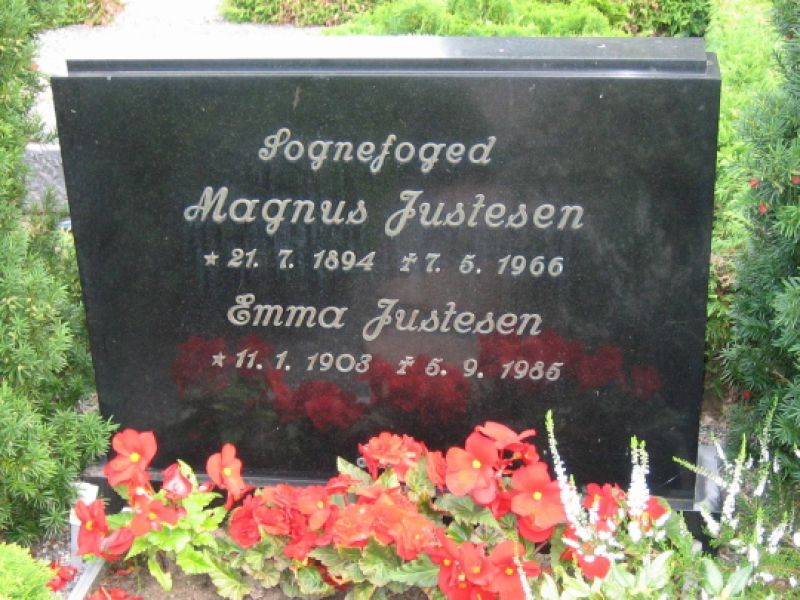 Emma Justesen .jpg